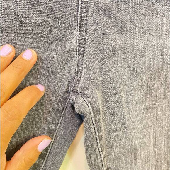 Madewell Raw hem Distressed Curvy High Rise Skinny 28 Jeans - Picture 5 of 7